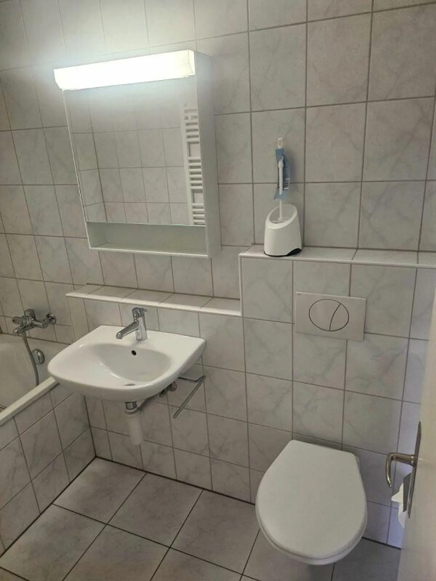 Bright 2.5 room apartment for rent - Photo 6 of 7