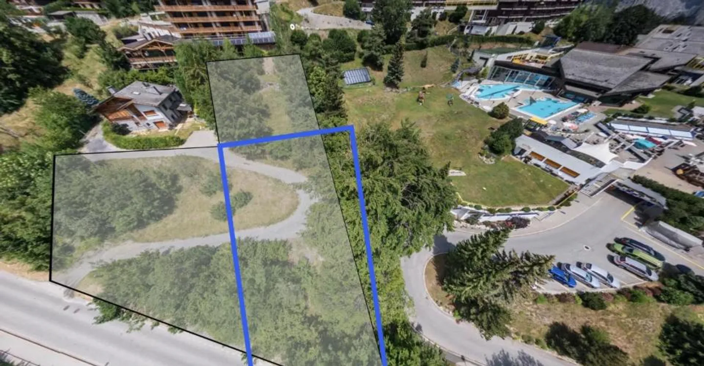 Prime Development Land in Ovronnaz - Photo 2 of 3