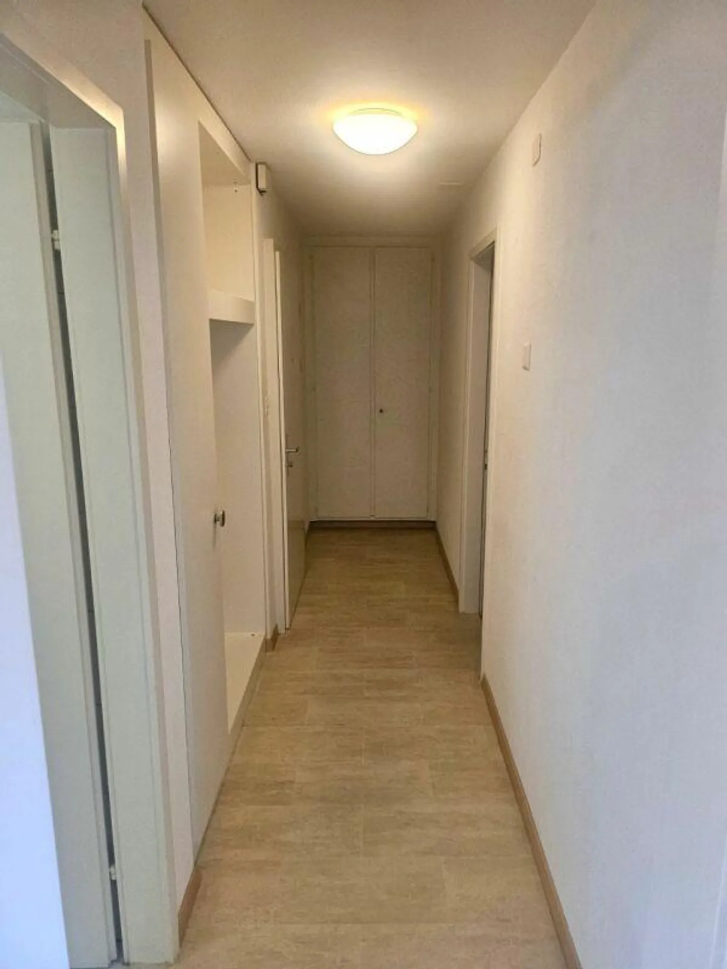 Bright 2.5 room apartment for rent - Photo 2 of 7