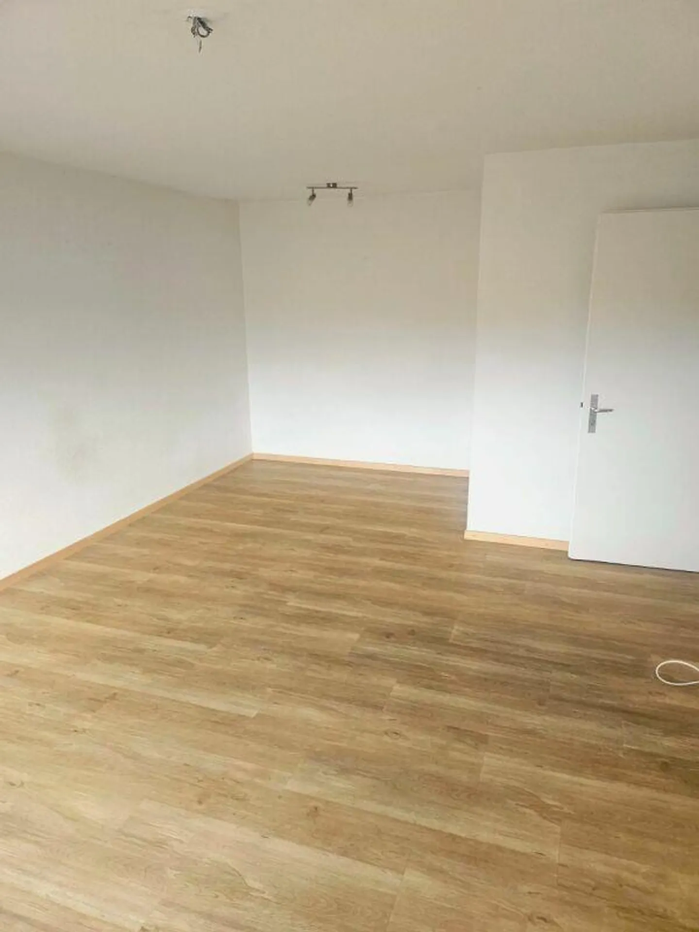 Bright 2.5 room apartment for rent - Photo 4 of 7