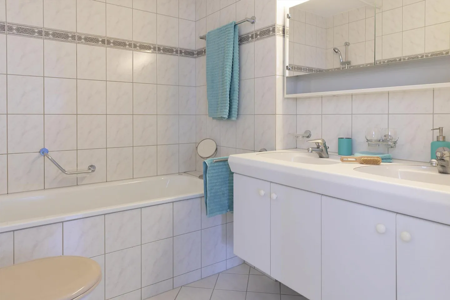 Appartamento spazioso in una zona residenziale popolare - Foto 4 di 6