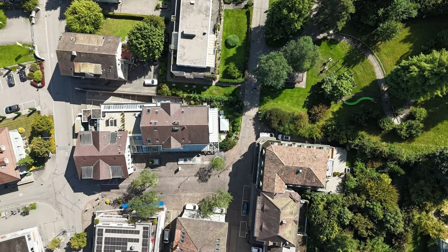 Vielseitige Gewerbeliegenschaft in Burgdorf - Foto 2 von 8