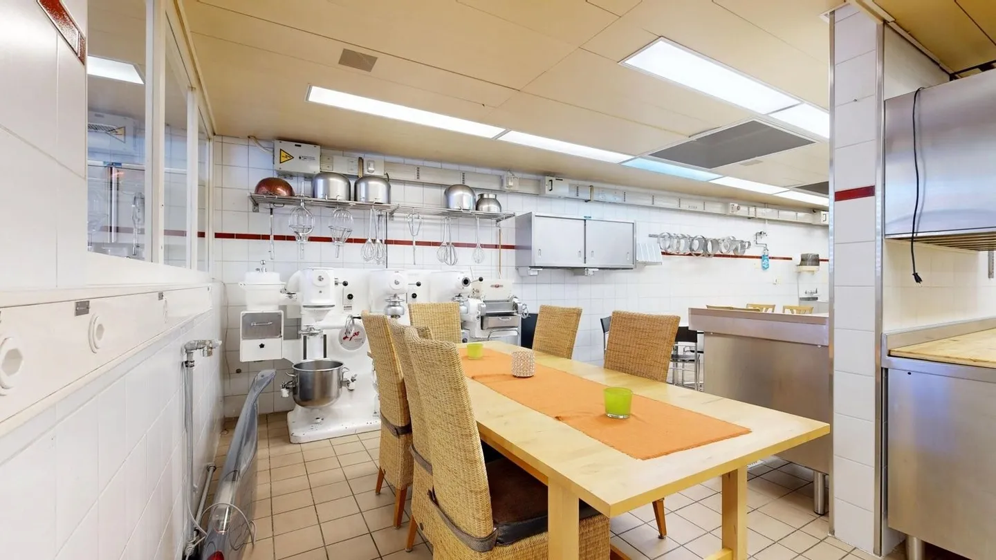 Vielseitige Gewerbeliegenschaft in Burgdorf - Foto 7 von 8