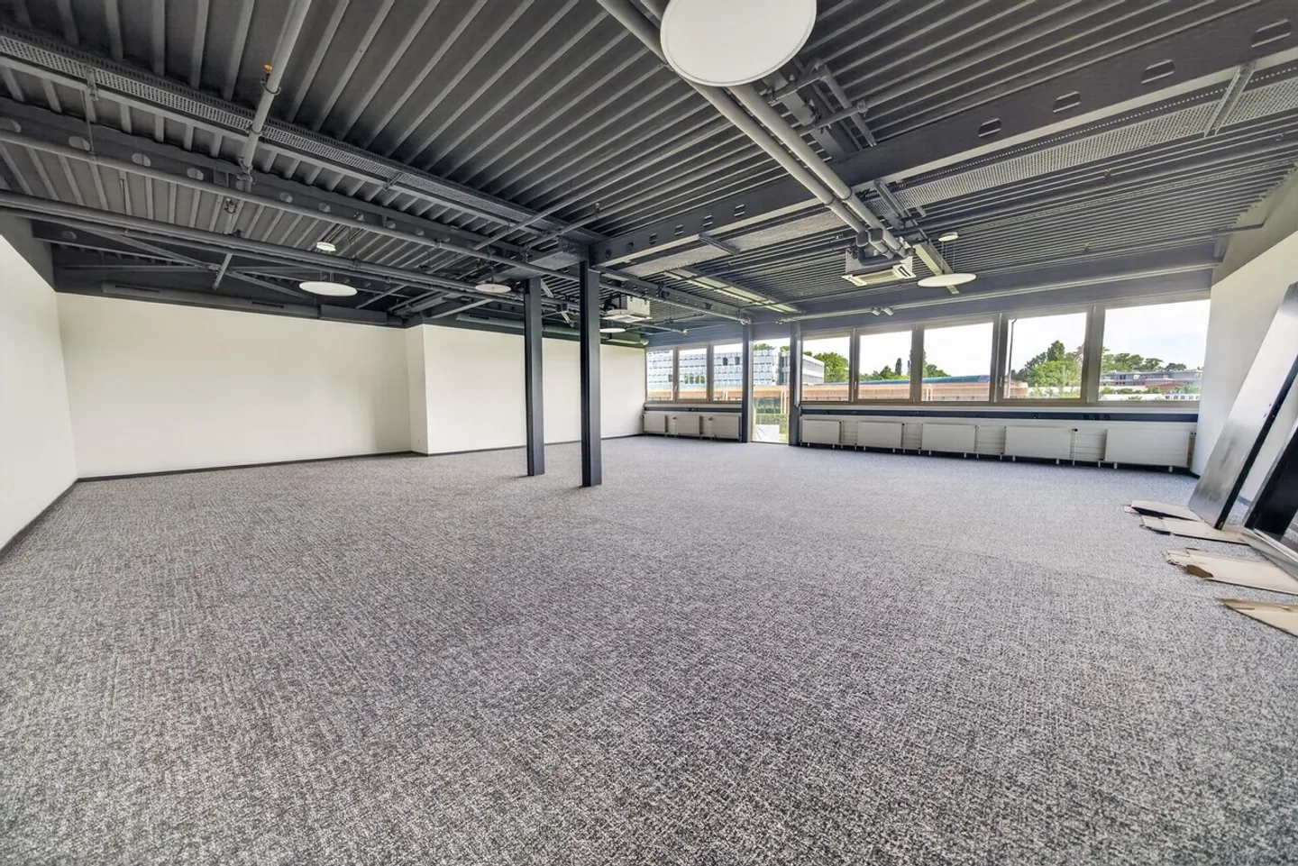 Büros von 117m2 zur Miete in Saint-Sulpice - Foto 3 von 4