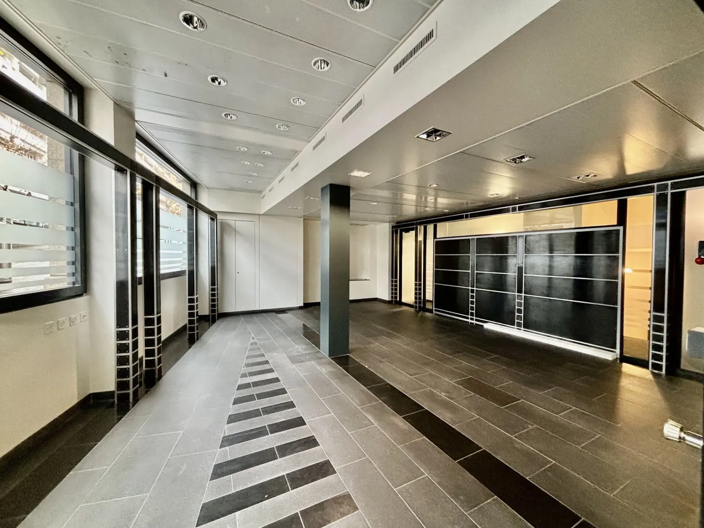 Spazio ufficio in affitto - Foto 2 di 6