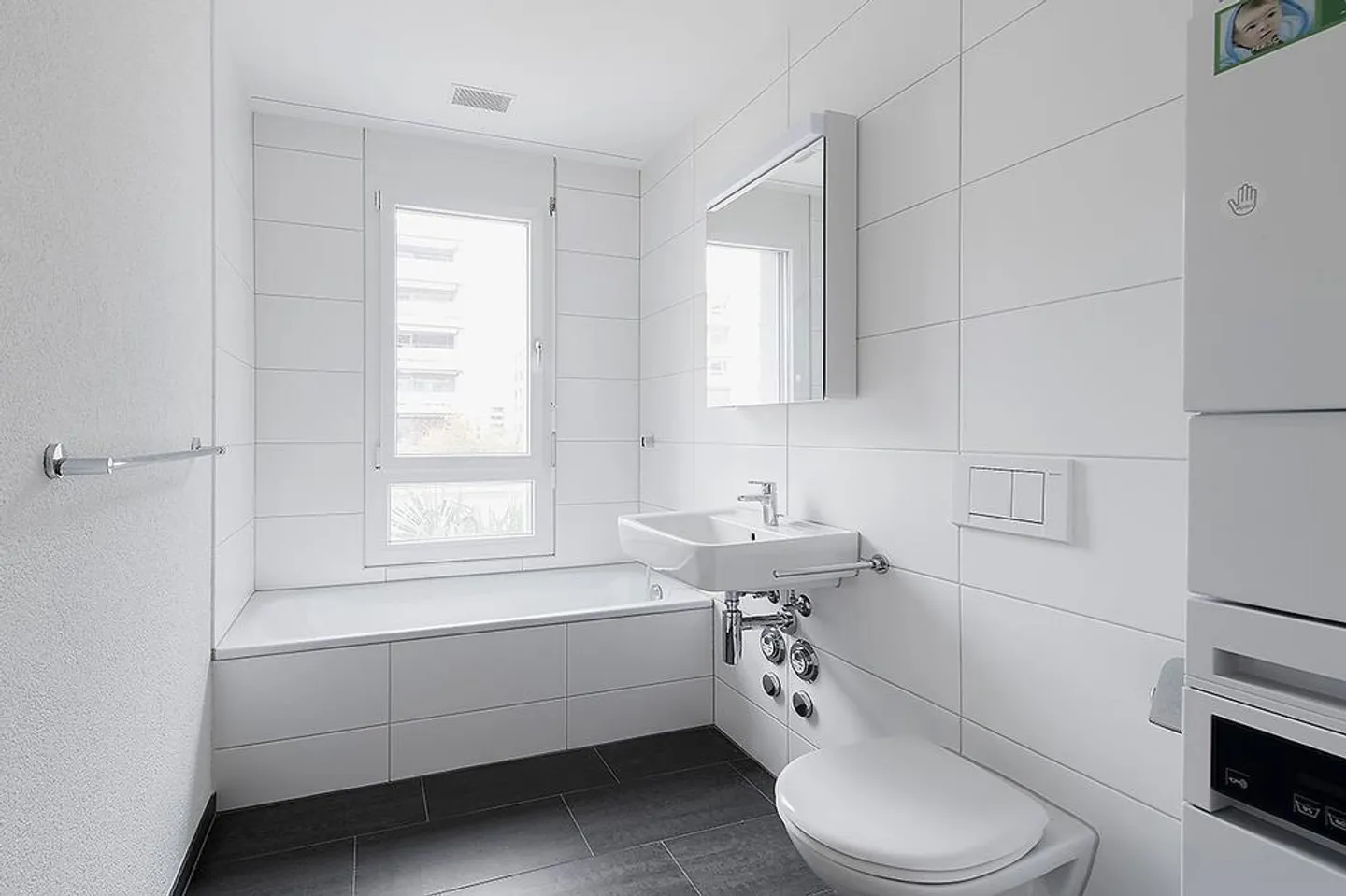 Moderne 4.5 Zimmer-Wohnung mit grosser Loggia - Foto 9 von 9