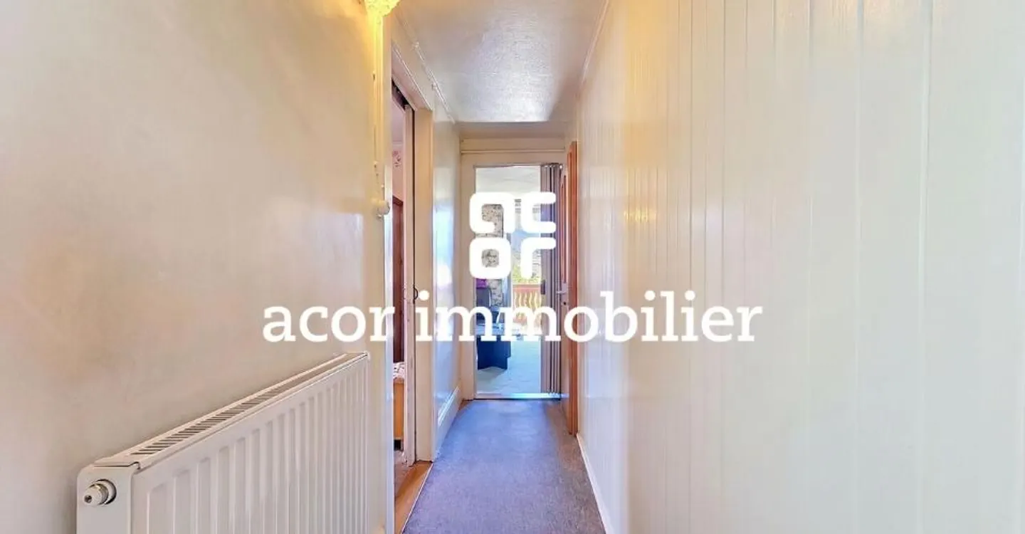 Haus zu renovieren mit großem Potenzial - Foto 8 von 11