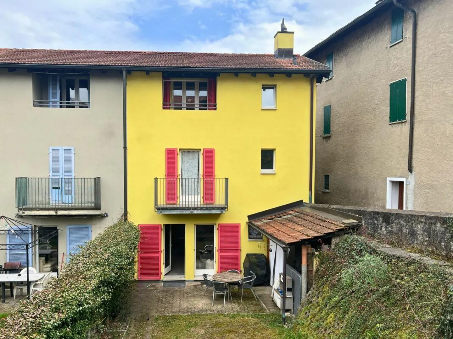 Graziosa casa di nucleo su tre piani, ristrutturata e con giardinetto privato - Foto 5 di 14