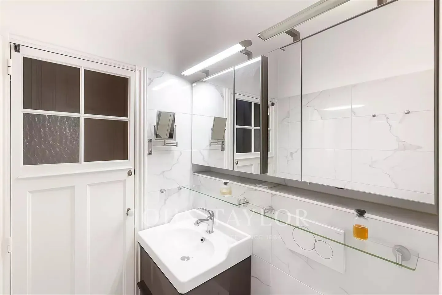 Appartement élégant avec caractère et vue imprenable sur le lac Léman - Photo 10 sur 12