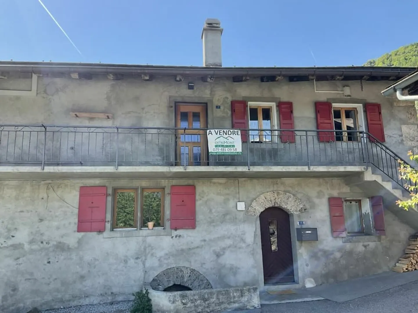 Appartement et terrain à vendre dans le village de Vollèges - Photo 4 sur 13