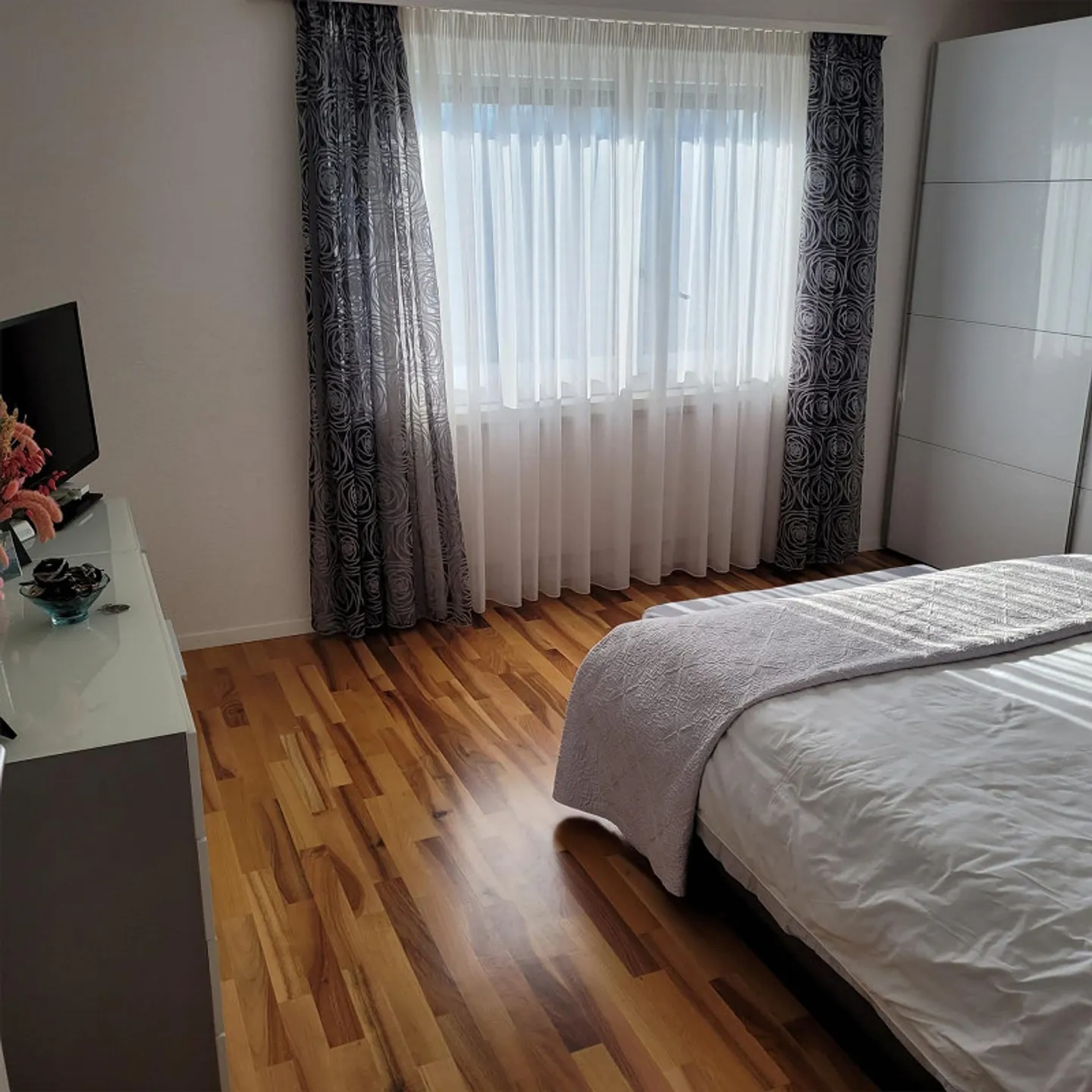 Sunny Living Happiness in Uster – 3.5 Rooms, Balcony & Garage - Photo 4 of 12