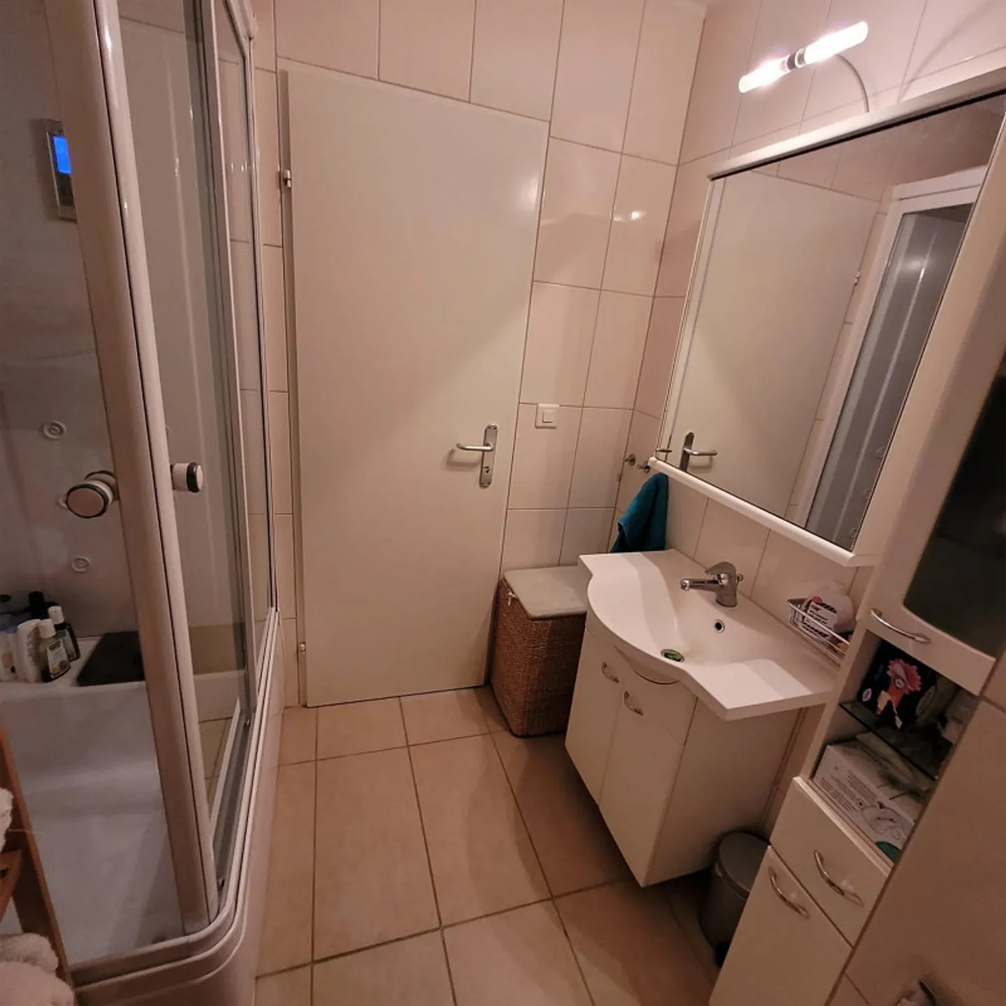 Sunny Living Happiness in Uster – 3.5 Rooms, Balcony & Garage - Photo 9 of 12
