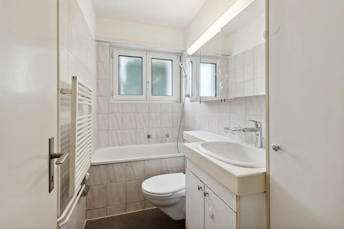 Grosszügige 3.5 Zimmerwohnung in Suhr - Foto 4 von 12