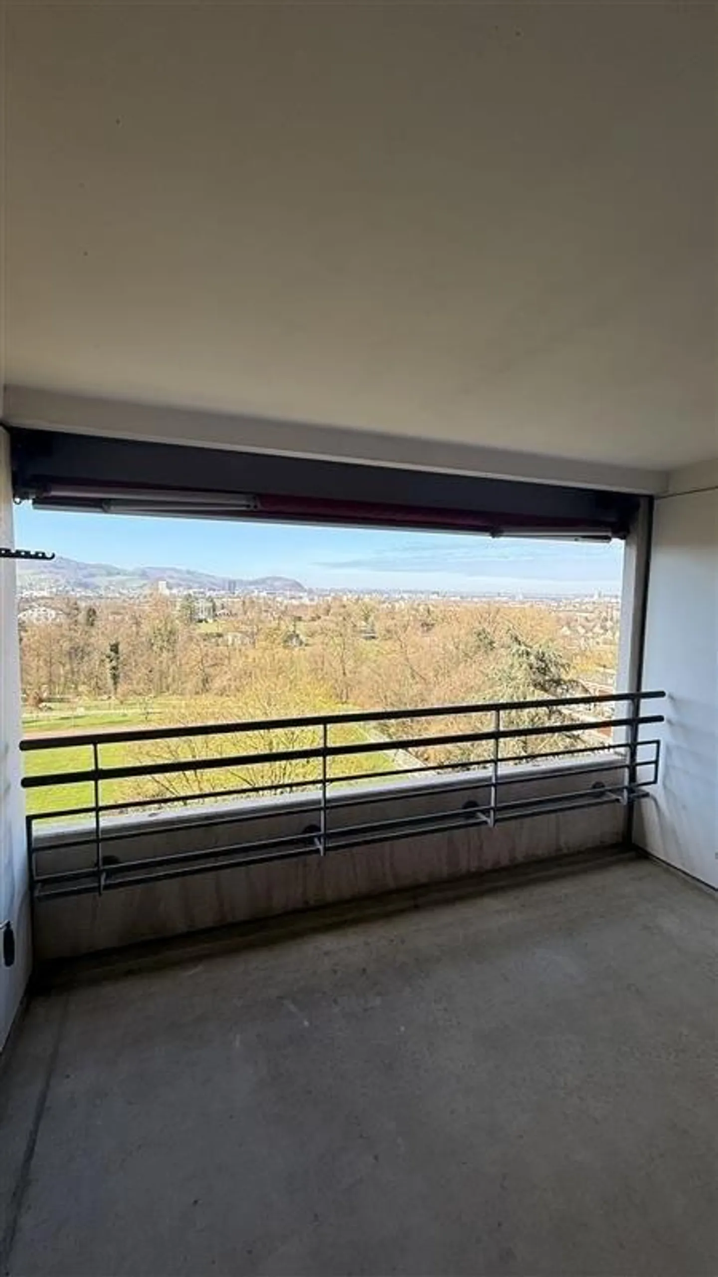 Charming 1.5-room apartment with balcony and great connections - Photo 6 of 7