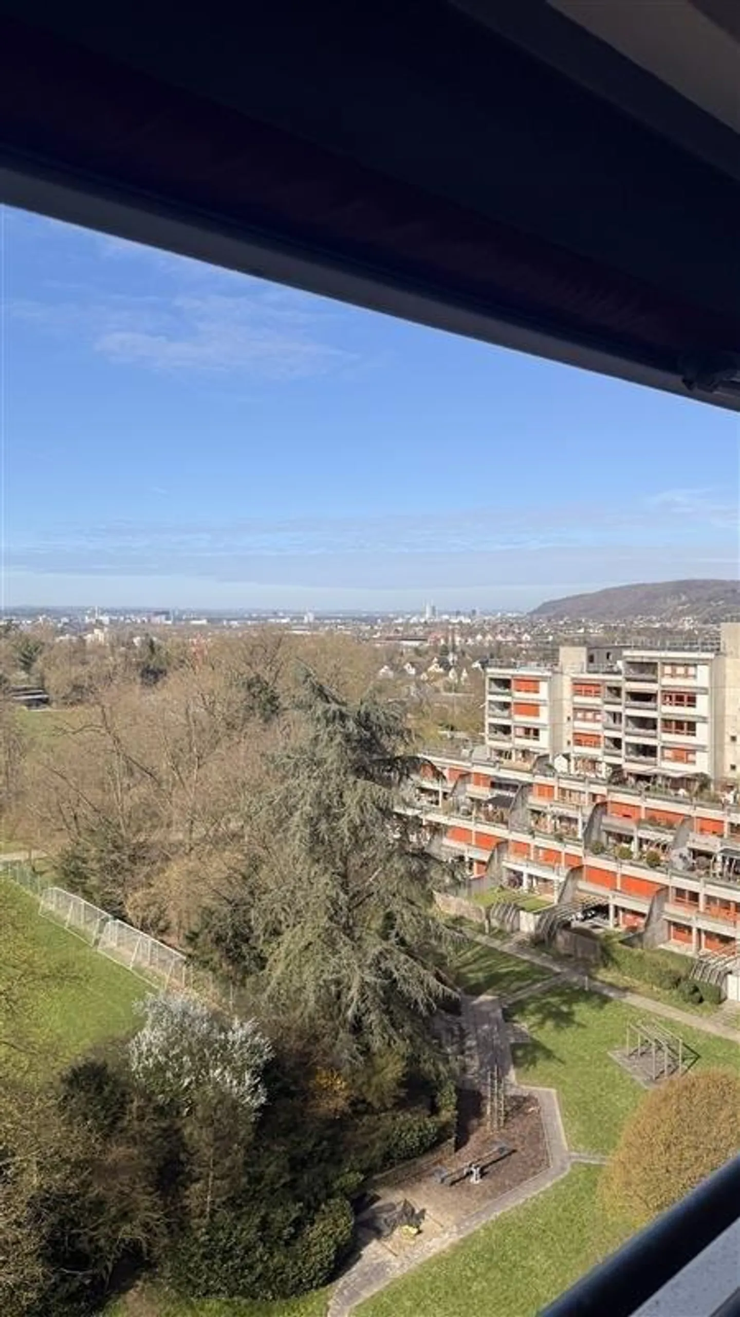 Charming 1.5-room apartment with balcony and great connections - Photo 7 of 7