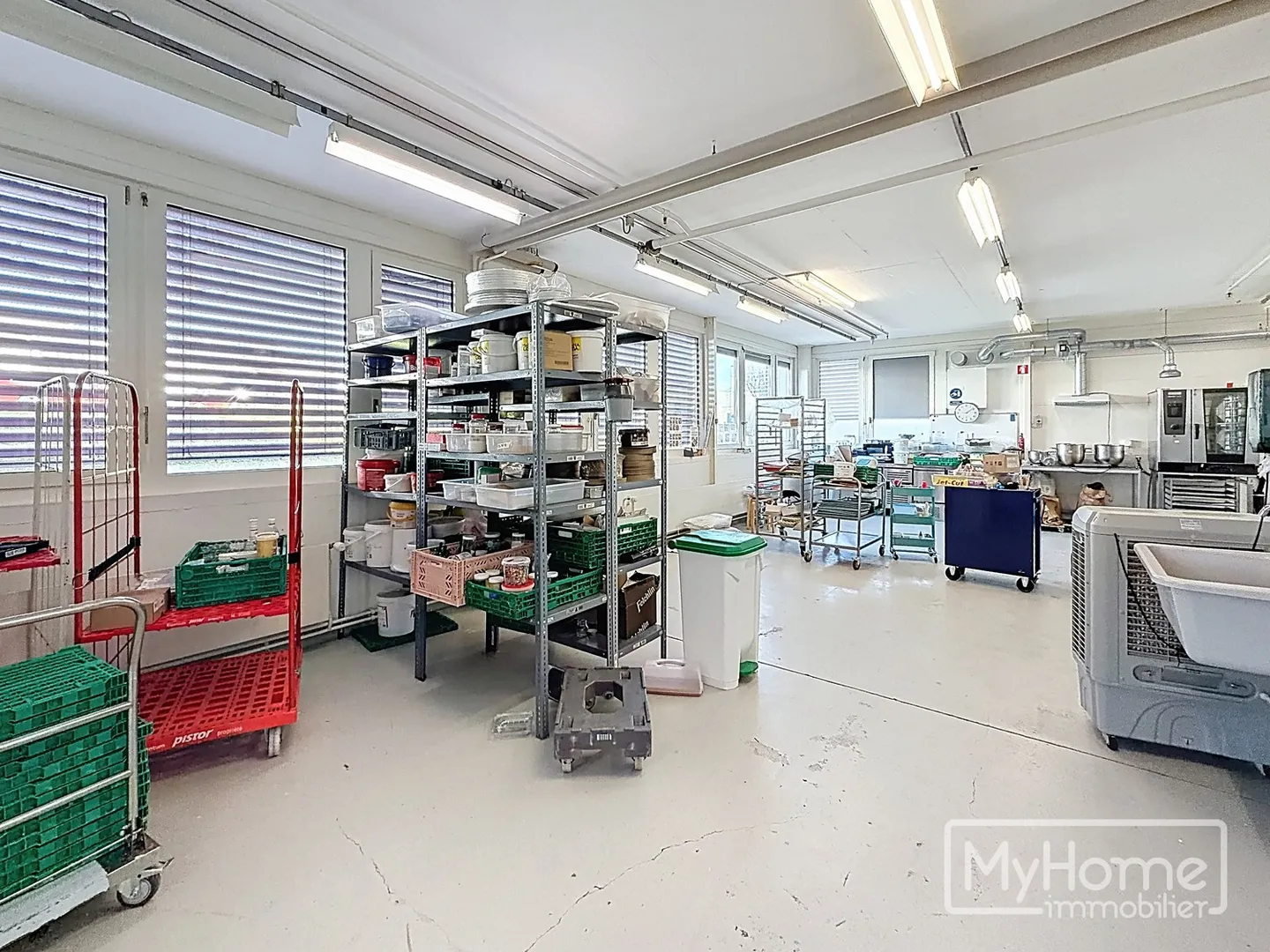 Spazio commerciale di 153m² in affitto a Lonay - Foto 3 di 6