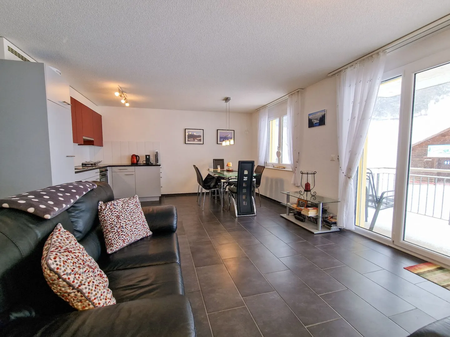 Ski-in / Ski-out - beautiful 3.5-room holiday apartment to fall in love with - Photo 6 of 13