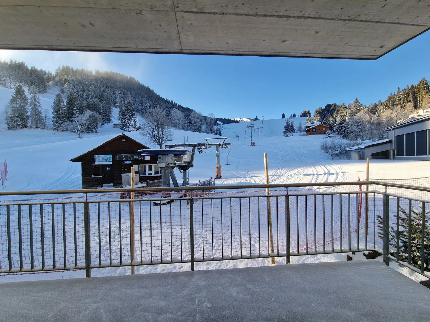 Ski-in / Ski-out - beautiful 3.5-room holiday apartment to fall in love with - Photo 7 of 13