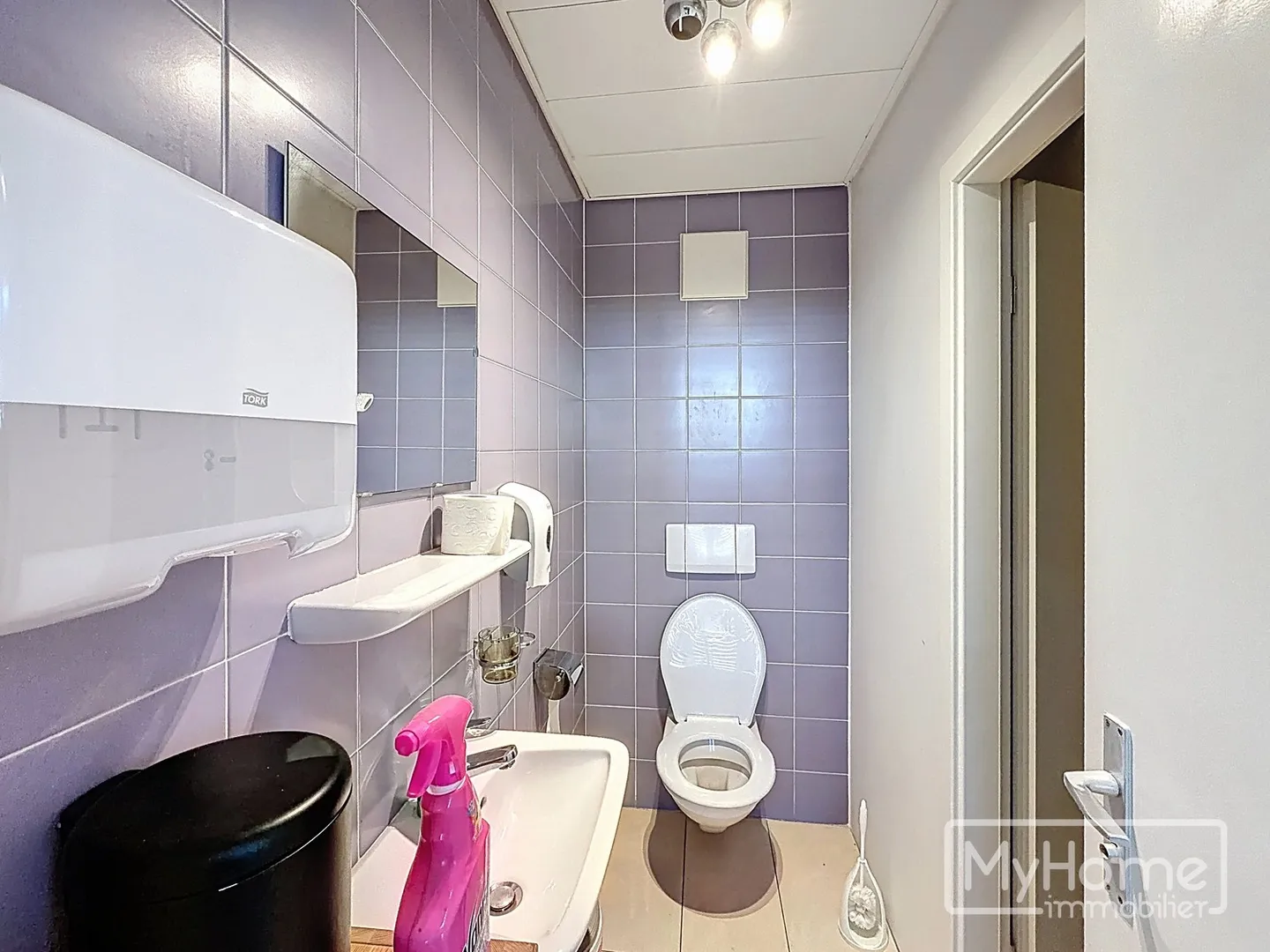 Spazio commerciale di 153m² in affitto a Lonay - Foto 6 di 6