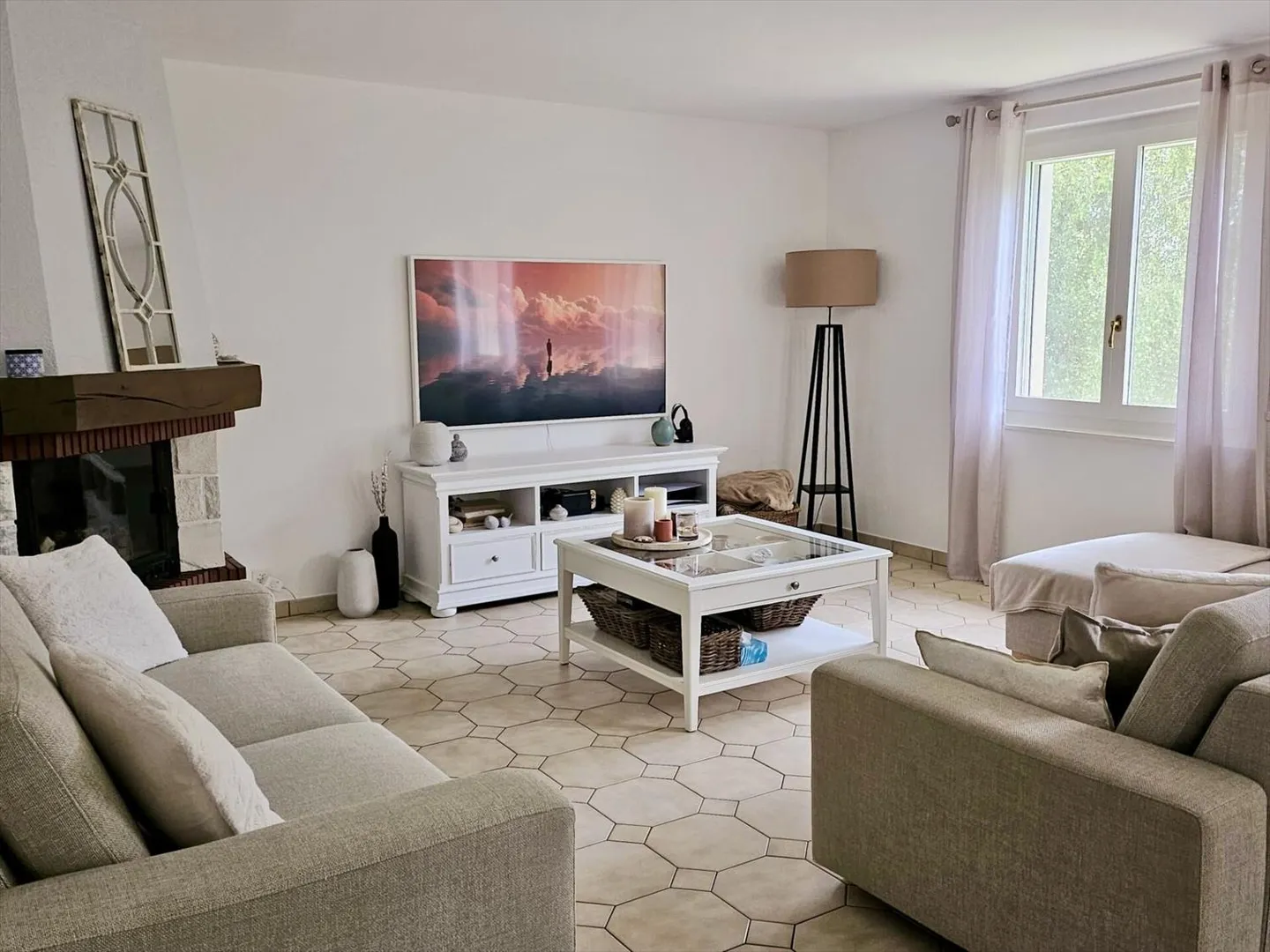 Detached villa with plenty of light and large studio - Photo 3 of 13