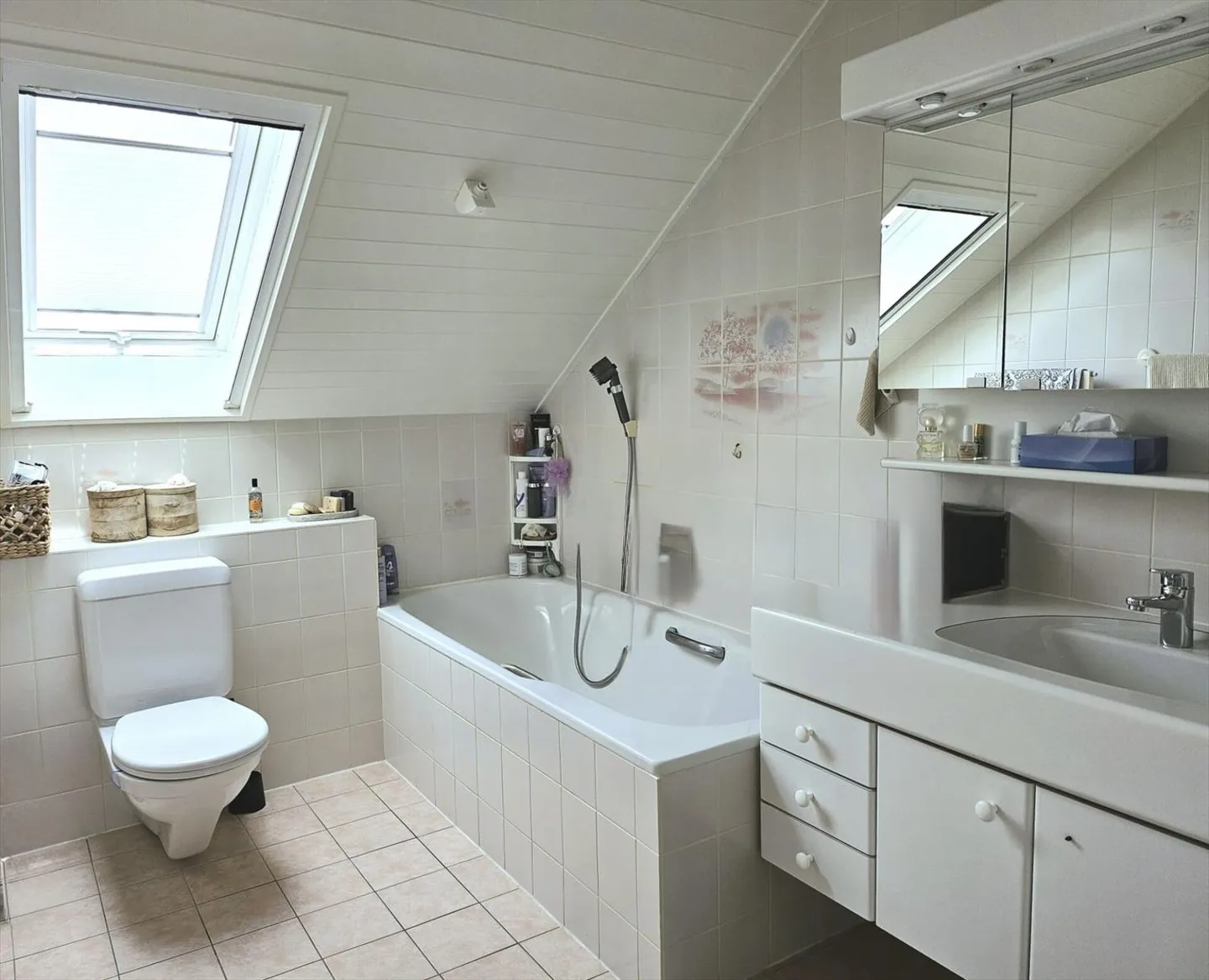 Detached villa with plenty of light and large studio - Photo 11 of 13