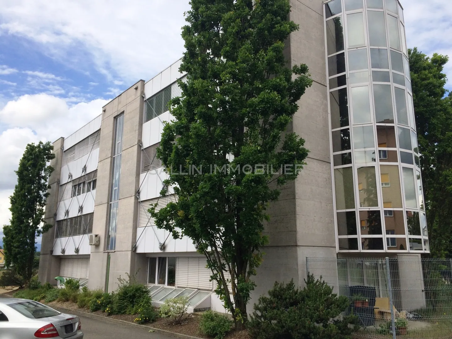 SURFACE ADMINISTRATIVE
AU REZ-DE-CHAUSSEE - Photo 1 sur 1