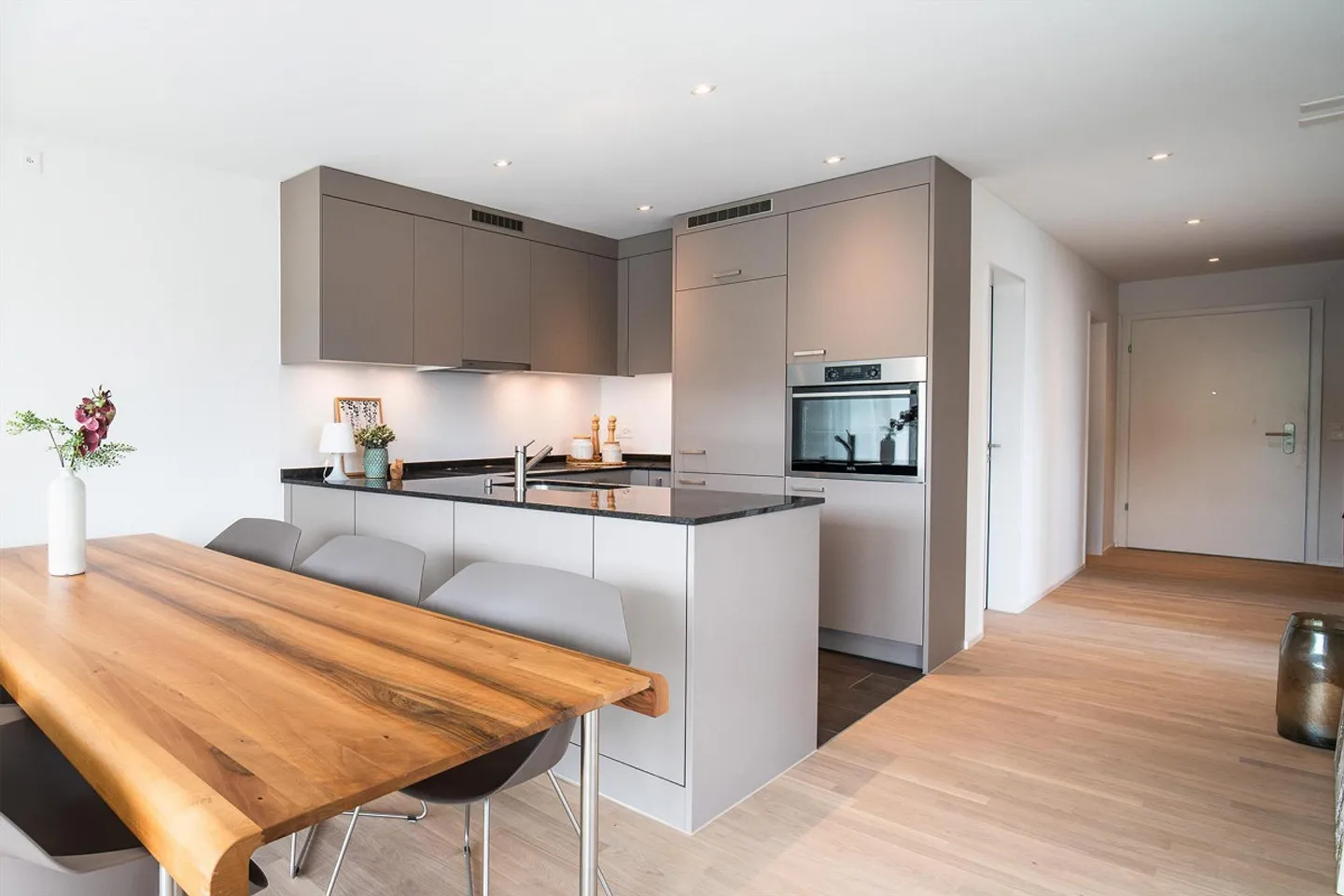 4.5 Zimmerwohnung in Neuhausen am Rheinfall - Foto 2 von 10