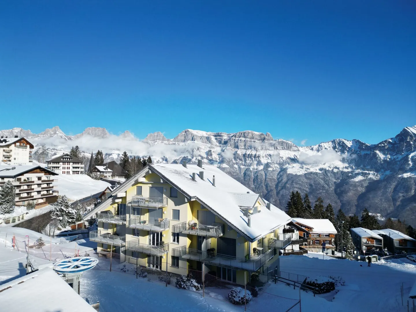 Ski-in / Ski-out - beautiful 3.5-room holiday apartment to fall in love with - Photo 13 of 13