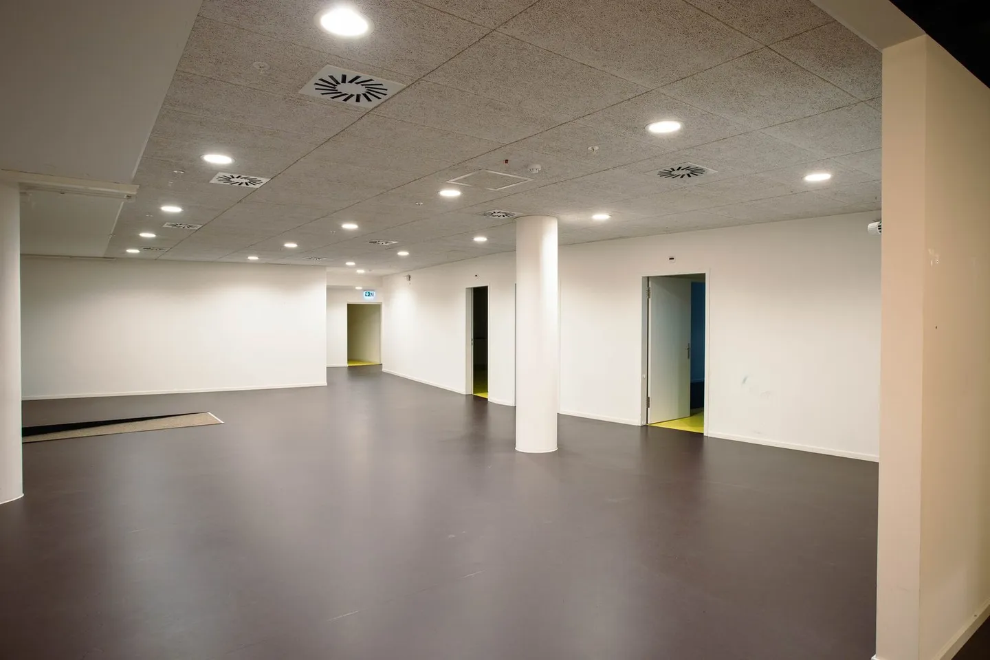Modern commercial space in central Basel location - Photo 3 of 5
