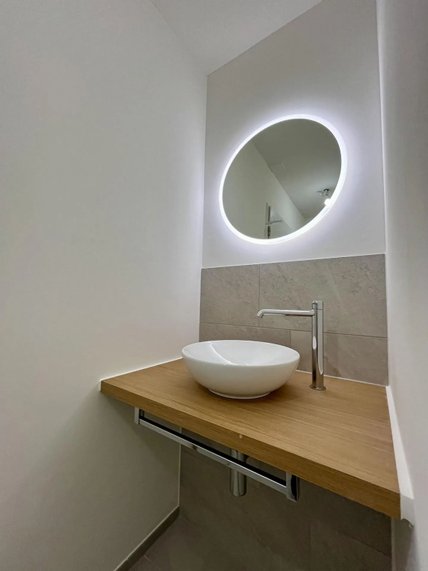 First occupancy after complete renovation - 109 m2 with balcony and lift - Photo 3 of 31