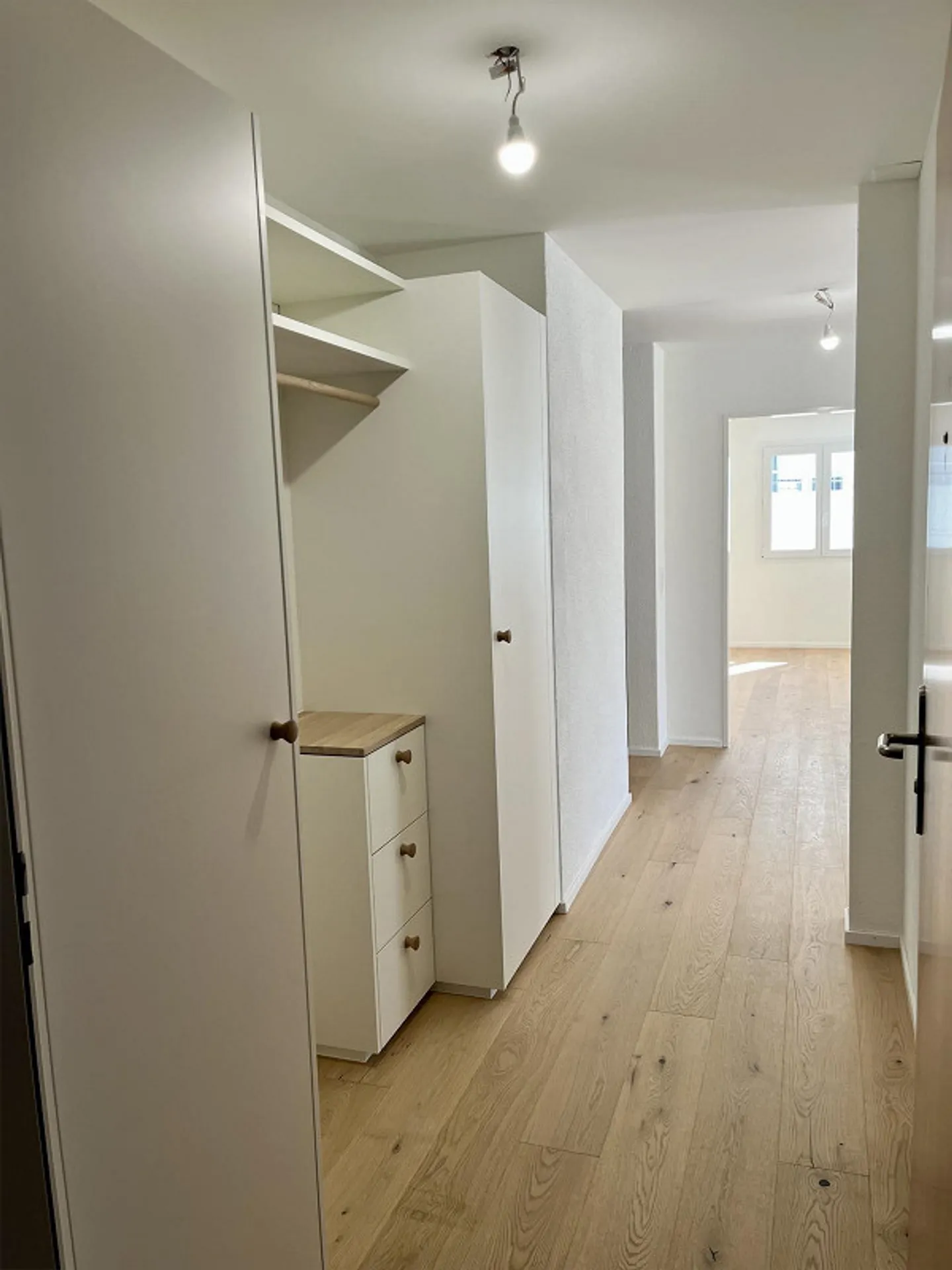 First occupancy after complete renovation - 109 m2 with balcony and lift - Photo 4 of 31