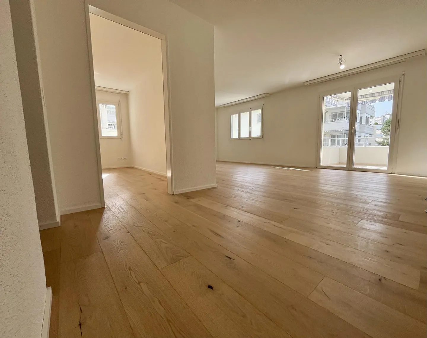 First occupancy after complete renovation - 109 m2 with balcony and lift - Photo 6 of 31