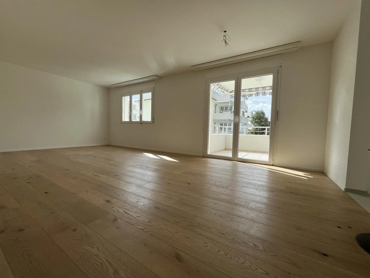 First occupancy after complete renovation - 109 m2 with balcony and lift - Photo 7 of 31