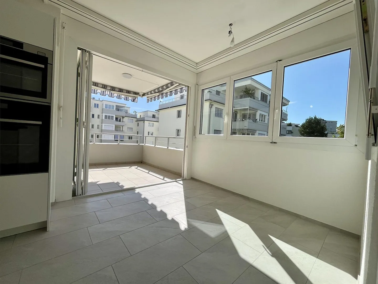 First occupancy after complete renovation - 109 m2 with balcony and lift - Photo 13 of 31