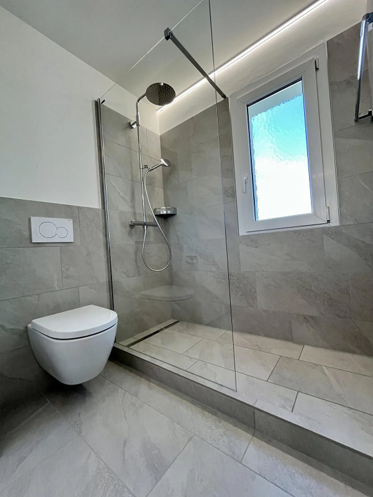 First occupancy after complete renovation - 109 m2 with balcony and lift - Photo 18 of 31