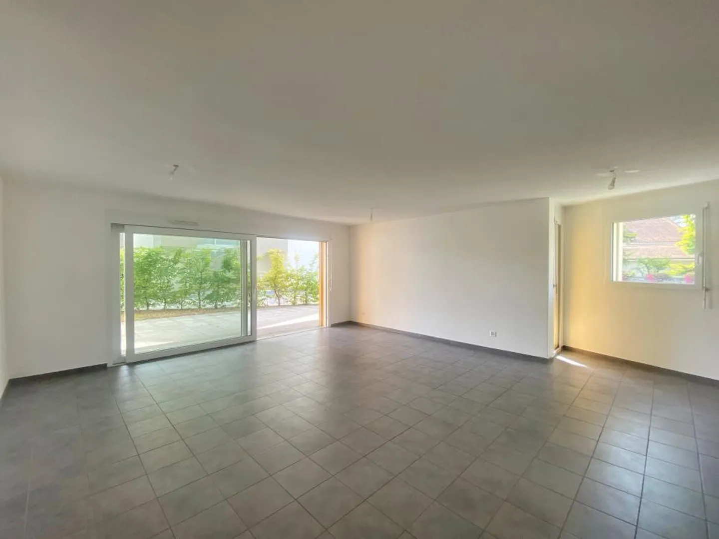 3.5 Room Apartment - Photo 6 of 12