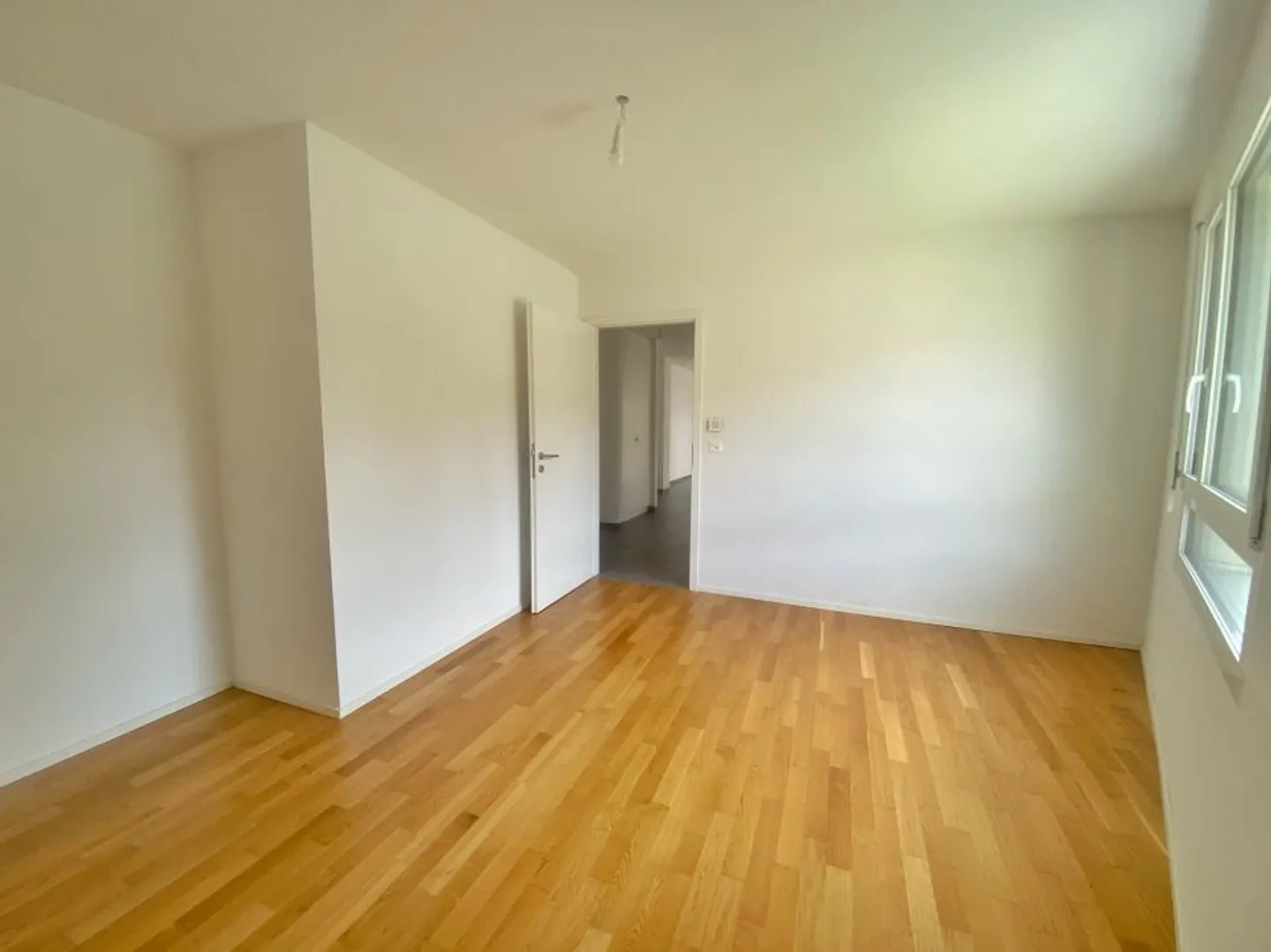 3.5 Room Apartment - Photo 8 of 12