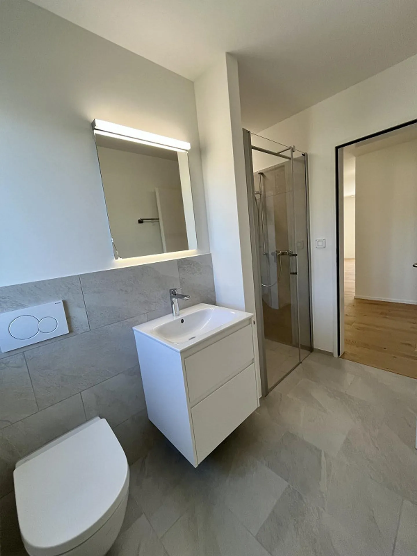 First occupancy after complete renovation - 109 m2 with balcony and lift - Photo 20 of 31