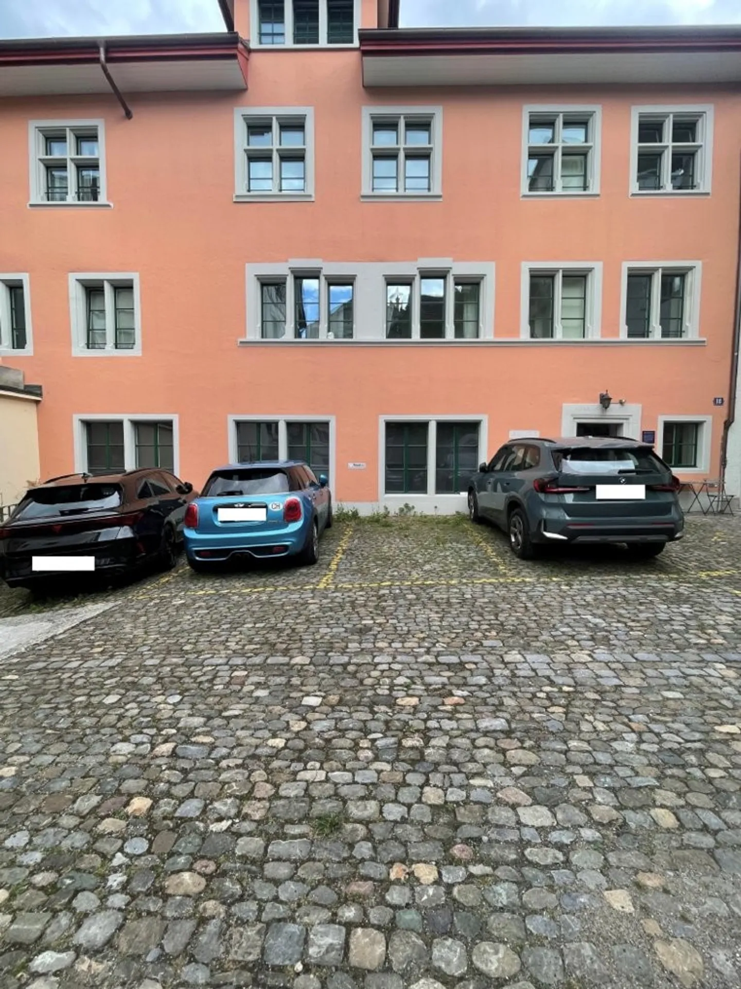 Outdoor parking space for rent in Niederdörfli - Photo 1 of 2