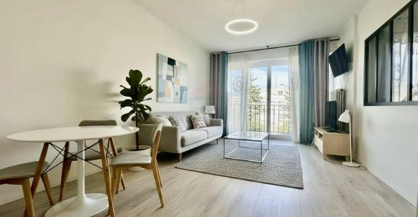 Charming 39 m² Studio in a secure and green residence - Photo 1 of 5