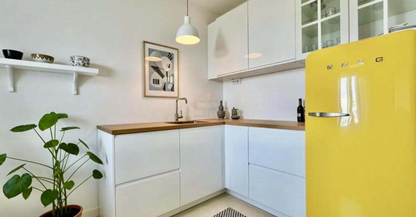 Charming 39 m² Studio in a secure and green residence - Photo 2 of 5
