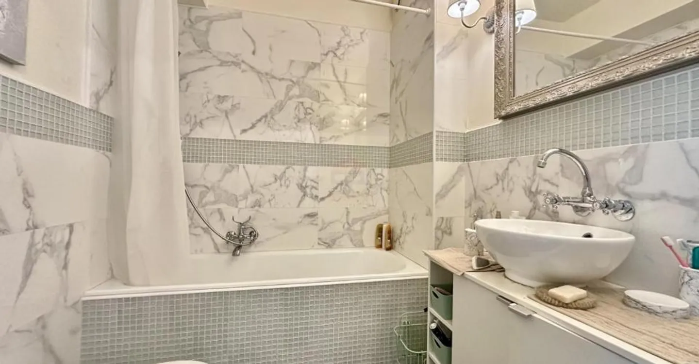 Charming 39 m² Studio in a secure and green residence - Photo 4 of 5