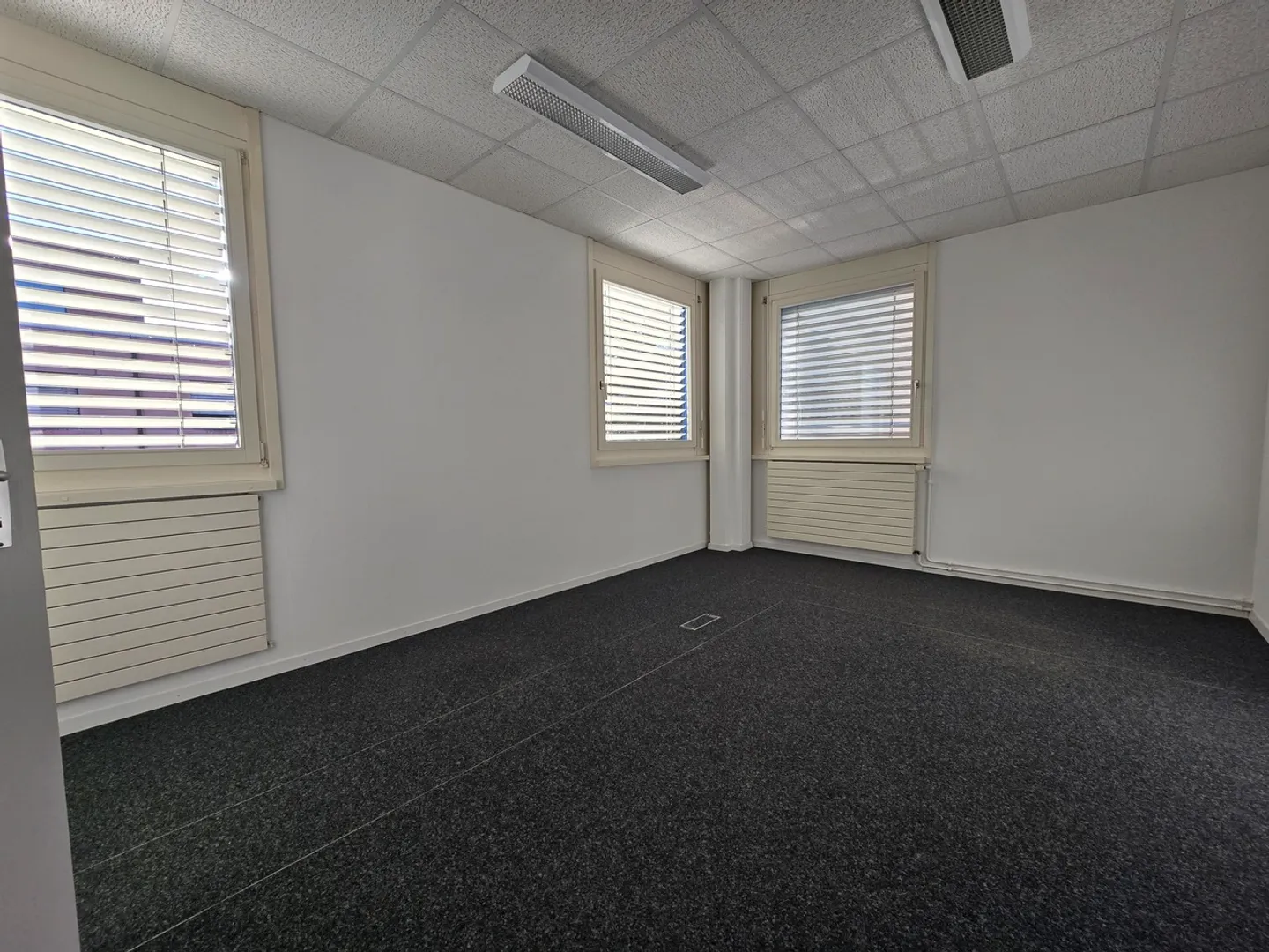 Espace Bureau Moderne - Photo 2 sur 11