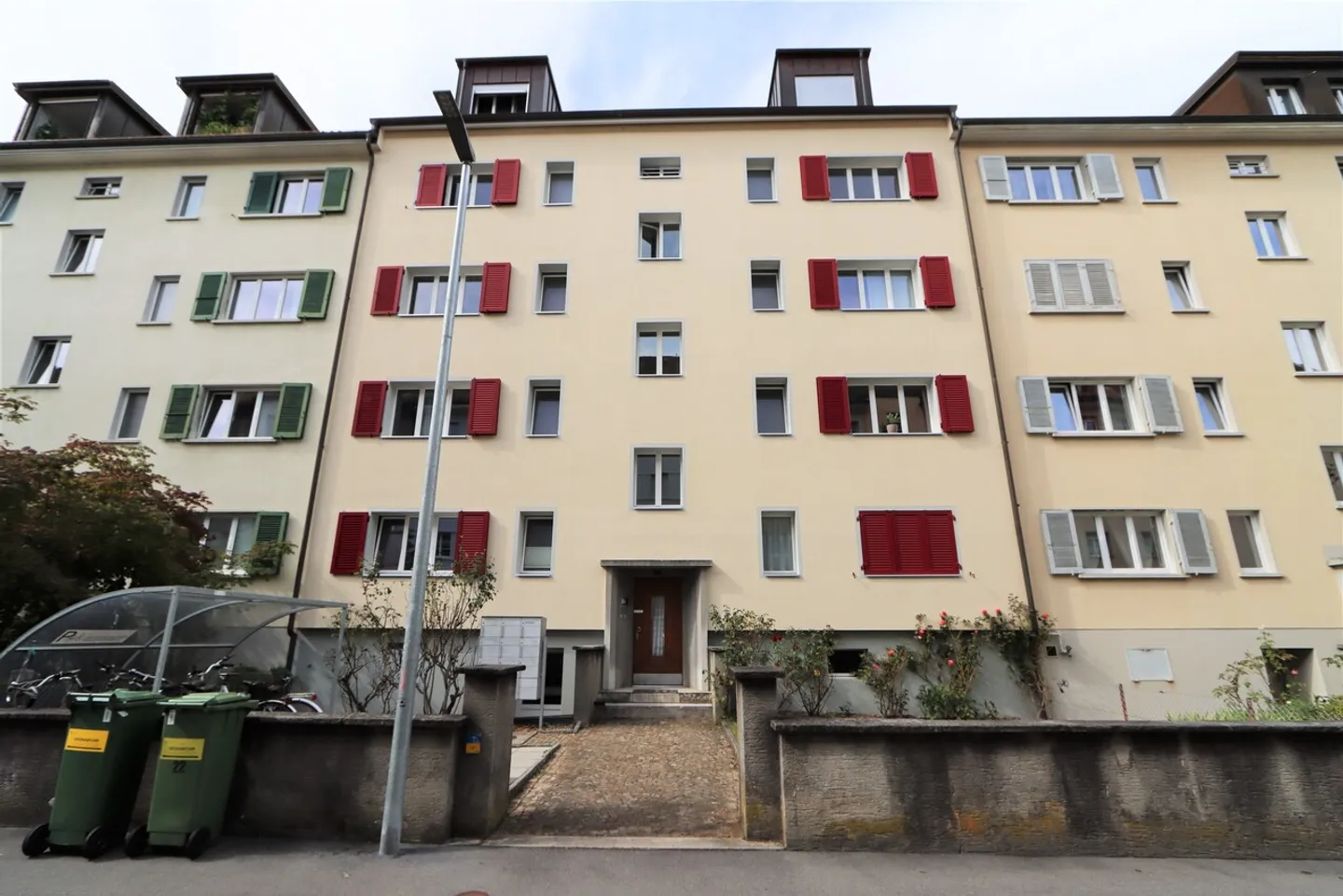 Charmante 2.5-Zimmer Wohnung - Foto 1 von 8