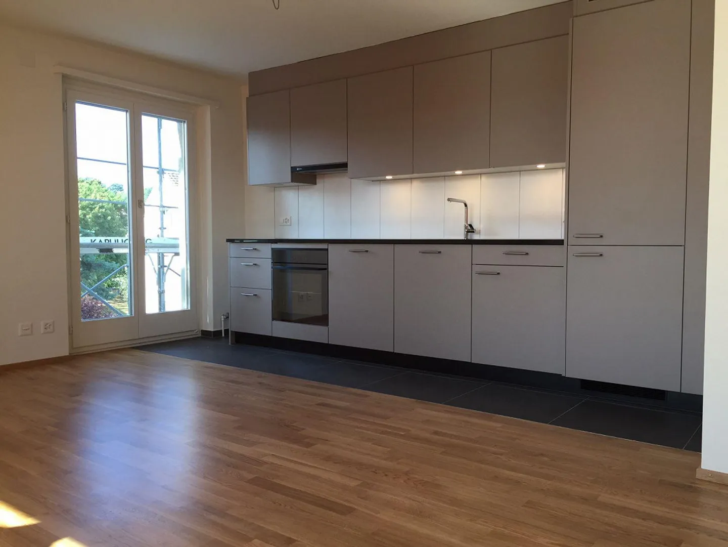 Charmante Appartement sous les toits à Münchenstein - Photo 3 sur 4