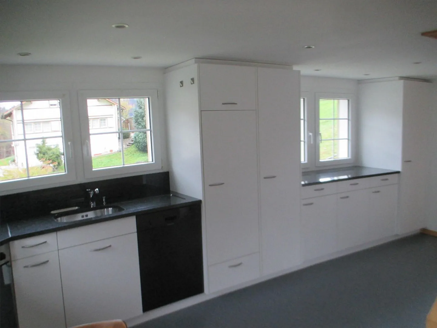 Cozy Single-Family Home - Photo 4 of 8