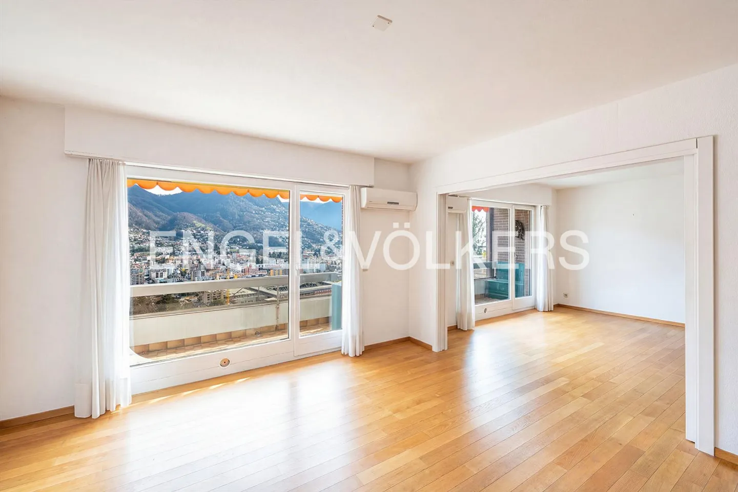 Charmante Wohnung mit Seeblick - Foto 1 von 12