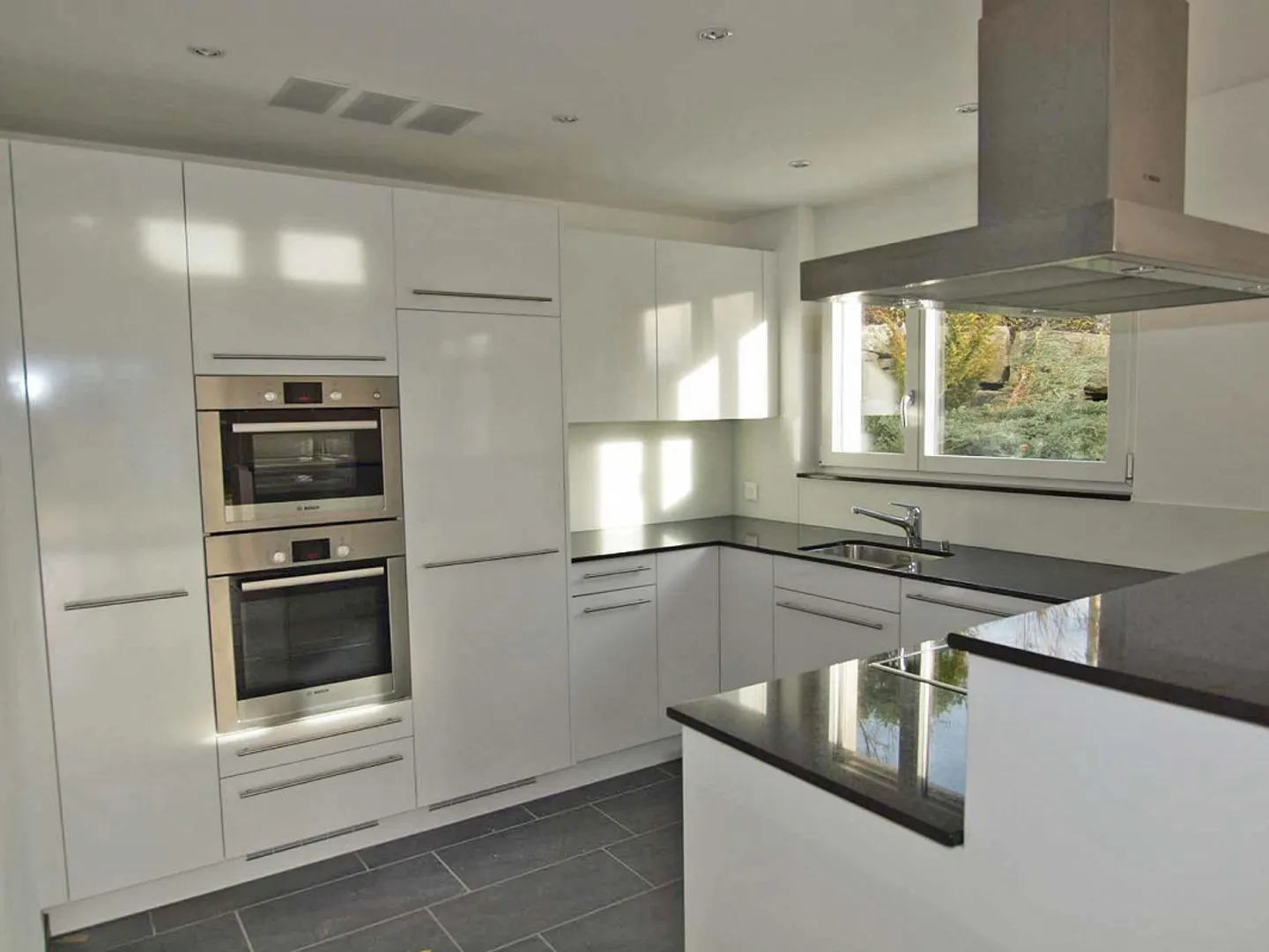 Appartamento giardino 4.5 stanze - centrale e tranquillo - Foto 2 di 13