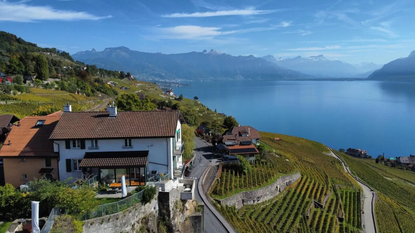 Casa di villaggio con vista impareggiabile su Lavaux e sul Lago di Ginevra! - Foto 1 di 7