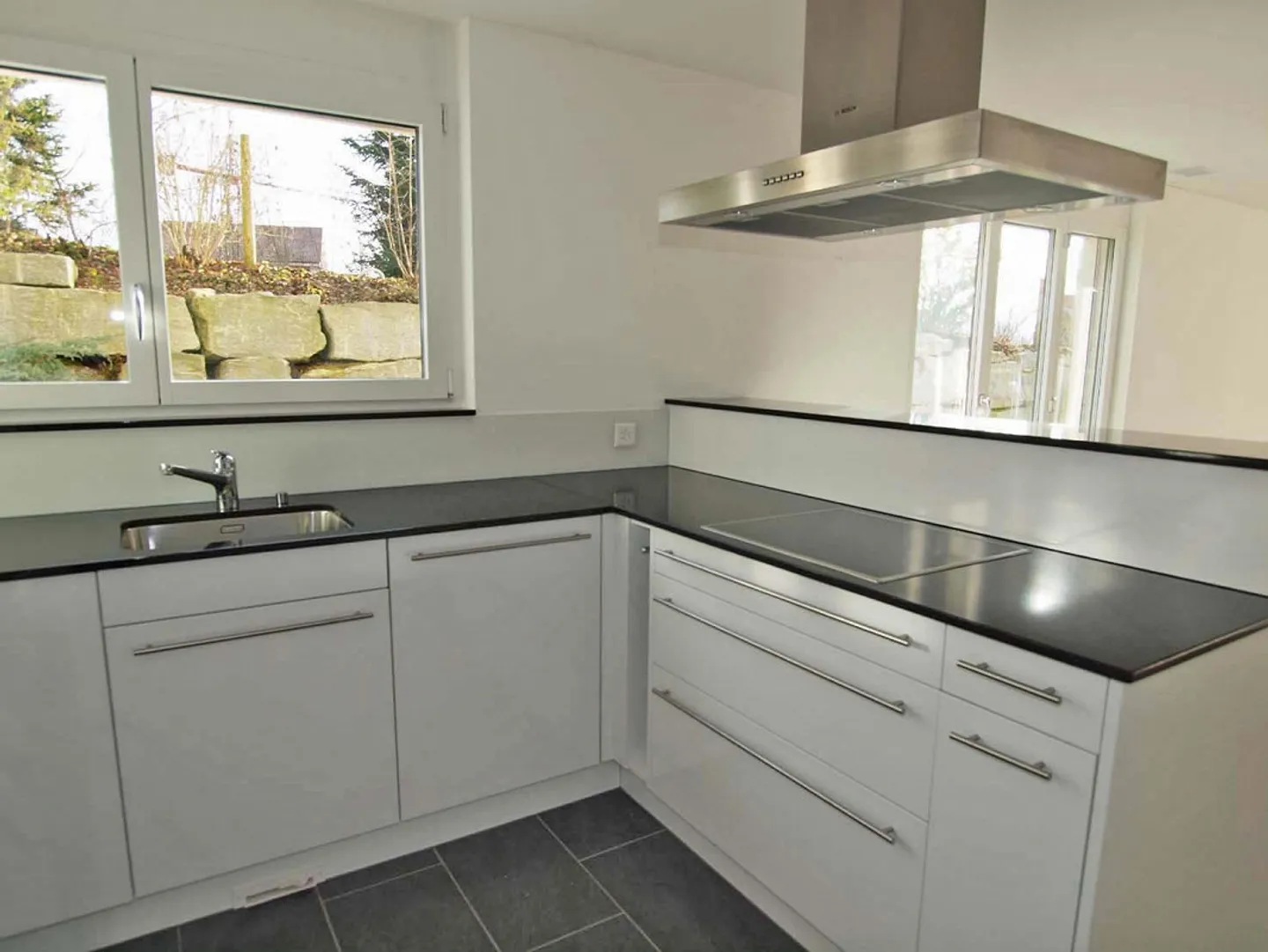 Appartamento giardino 4.5 stanze - centrale e tranquillo - Foto 3 di 13